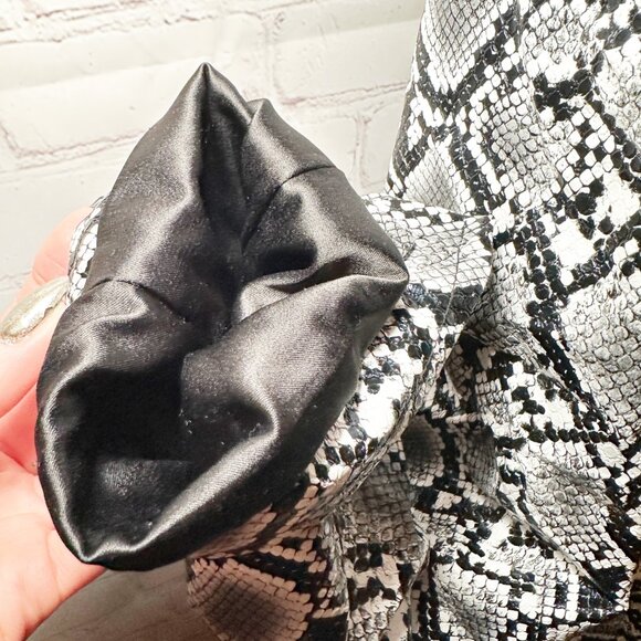 Kendall and Kylie snake print blazer - Picture 9 of 12